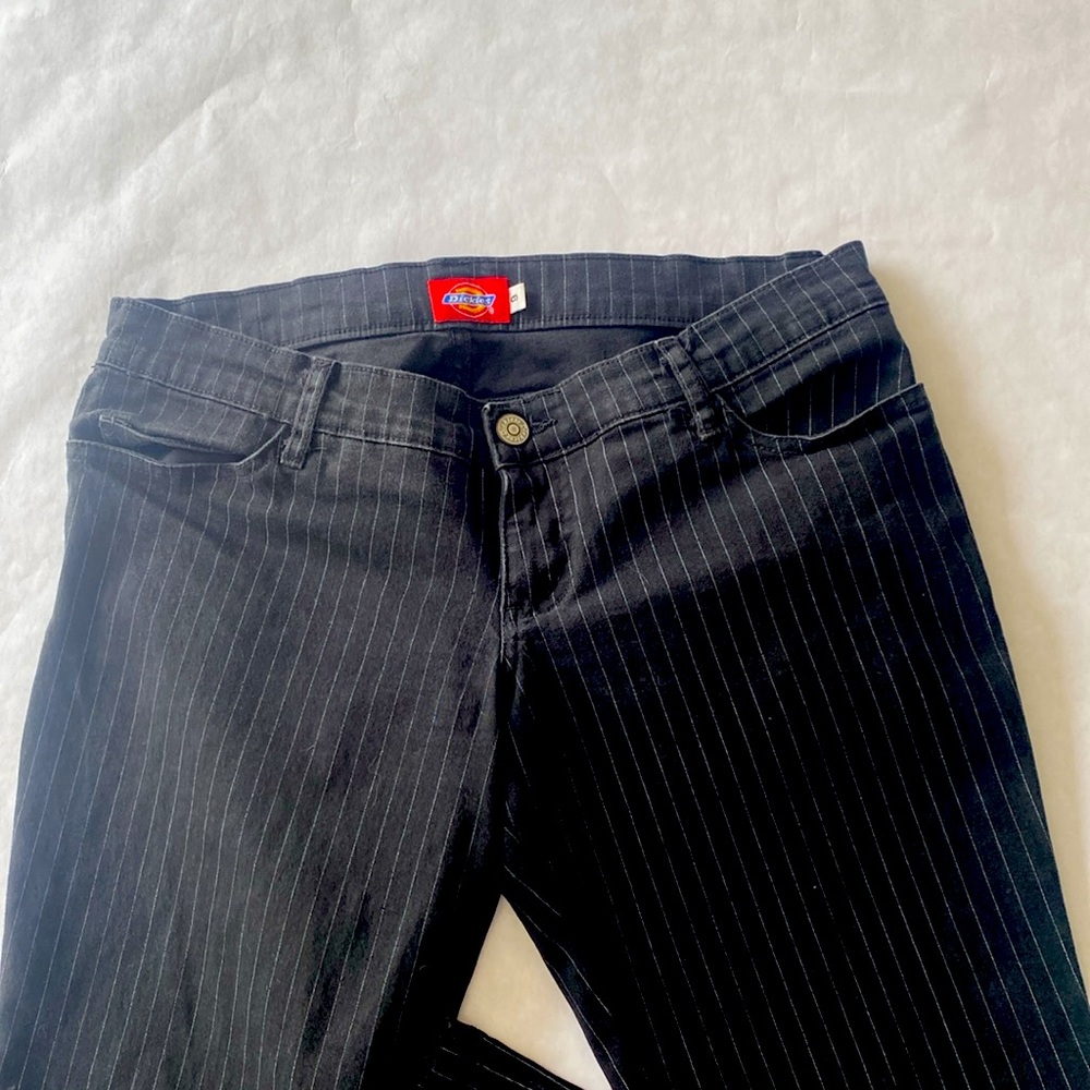 Low rise Dickies jeans.